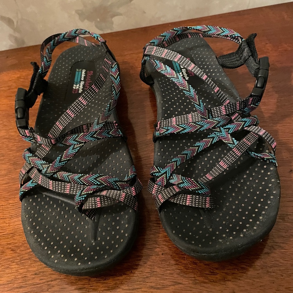 Sketchers Outdoor Lifestyle sandals Size 7. Smoke Free and pet free home.